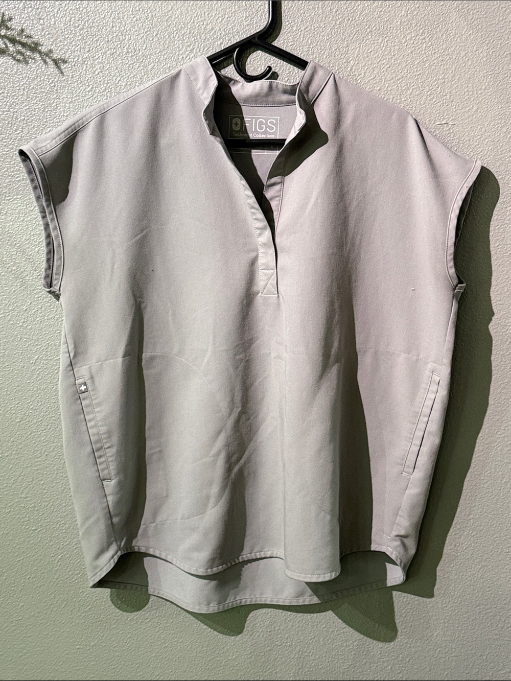 FIGS Women's Light Gray Split-Neck Rafaela PO#1367. Size S. Cement